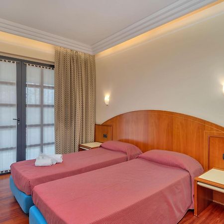 B&B Hotels Hotel Prestige Орнаго Экстерьер фото
