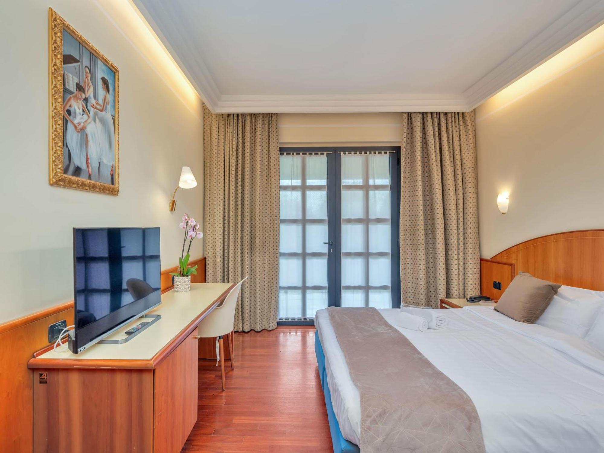 B&B Hotels Hotel Prestige Орнаго Экстерьер фото