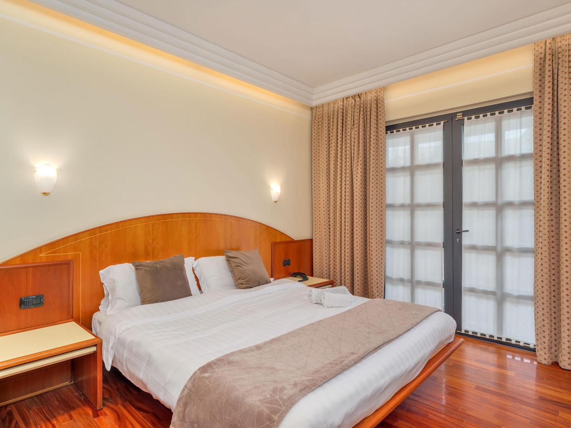 B&B Hotels Hotel Prestige Орнаго Экстерьер фото